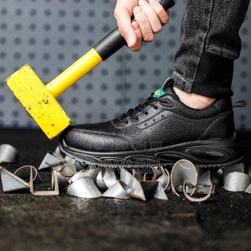 DG627 - Leather Lightweight Safety Shoes