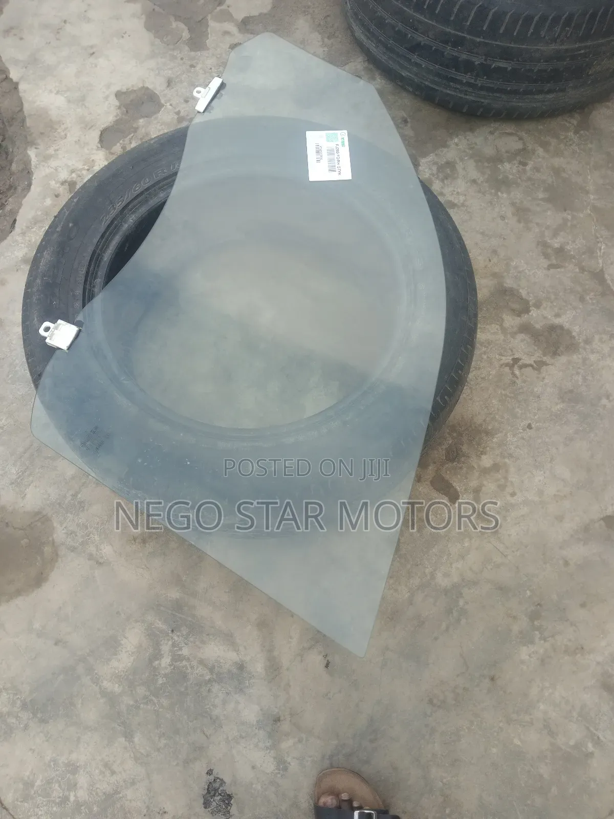 Toyota Landcruiser 2015 Front Door Glass