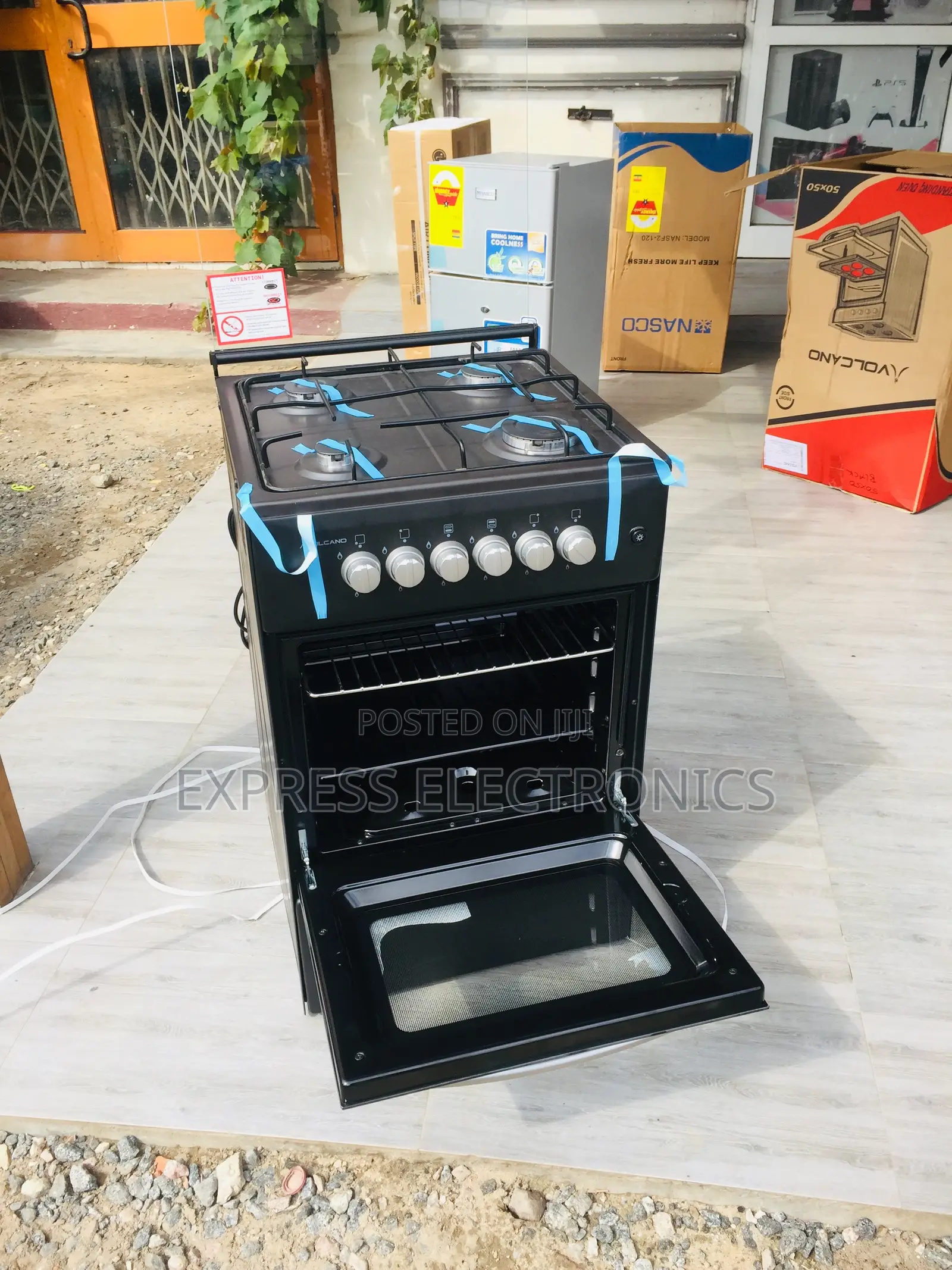 Freestanding Stove 50-50 4burner Gas Cooker Oven Black.