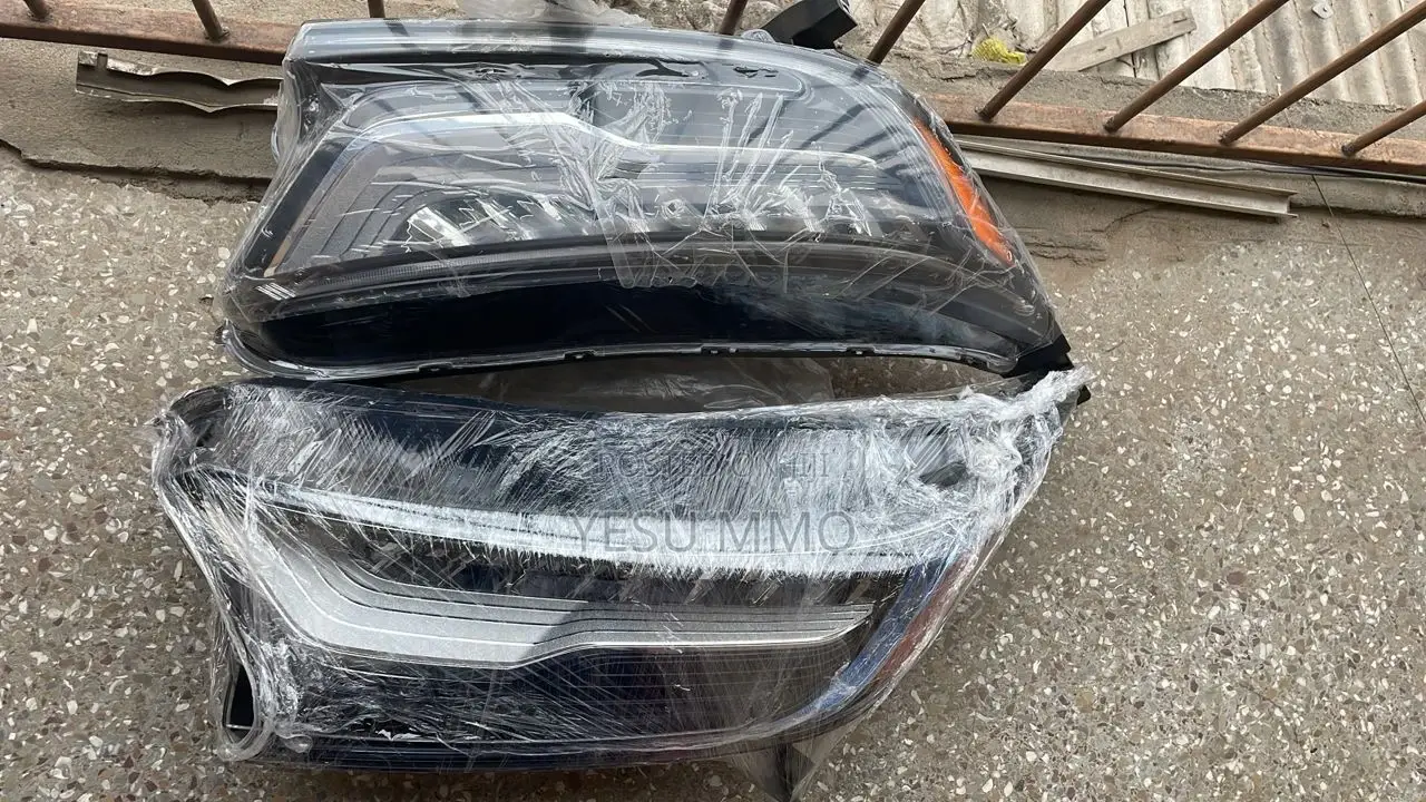 Honda CR-V 18 Touring Headlight