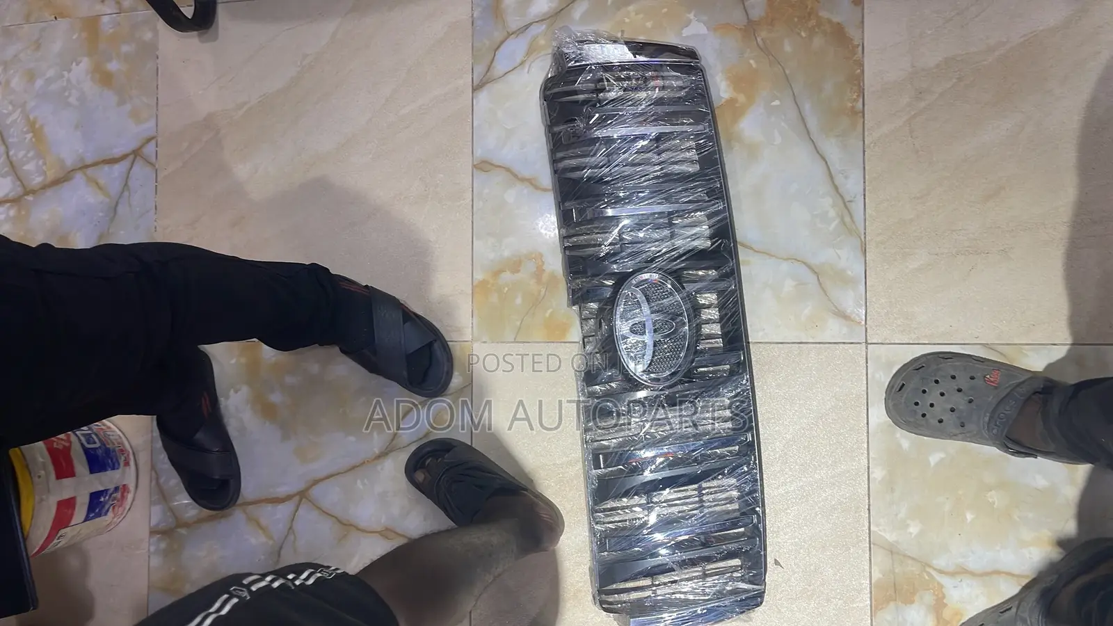 Toyota Land Cruiser Prado Top Shells Grill 2010 2011 2012
