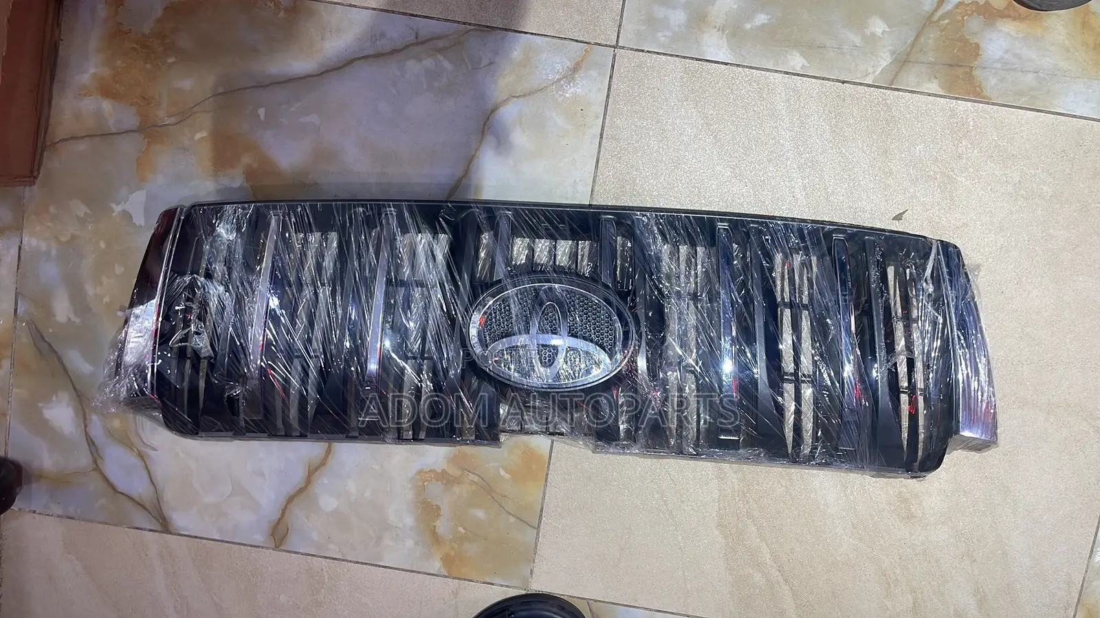 Toyota Land Cruiser Prado Top Shells Grill 2010 2011 2012