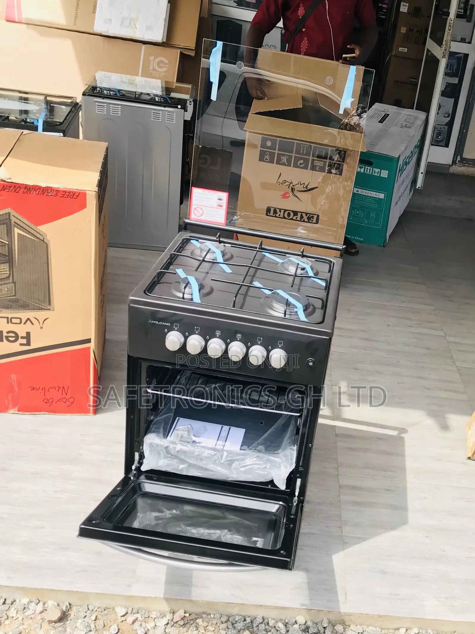 Volcano New Design 4 Gas 50/50 Oven/Grill Black 