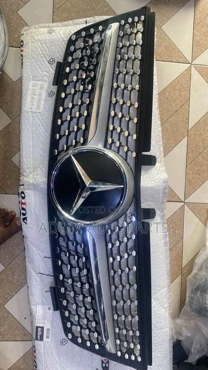Mercedes Benz ML350 W164 Bumper Shell Grill