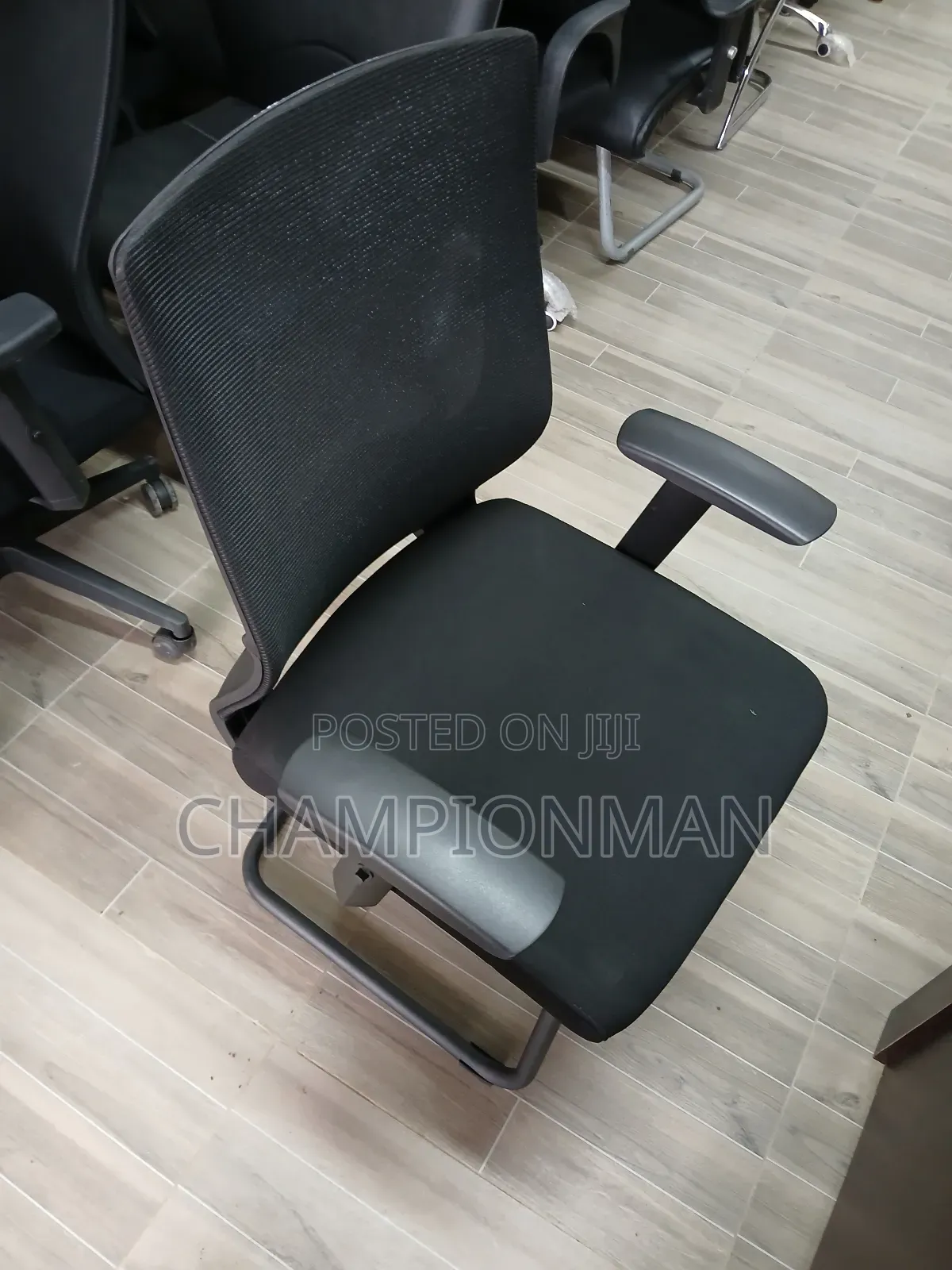Mesh Visitors Chair