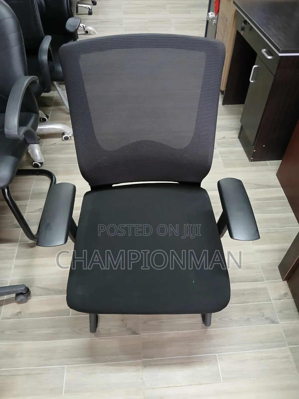 Mesh Visitors Chair