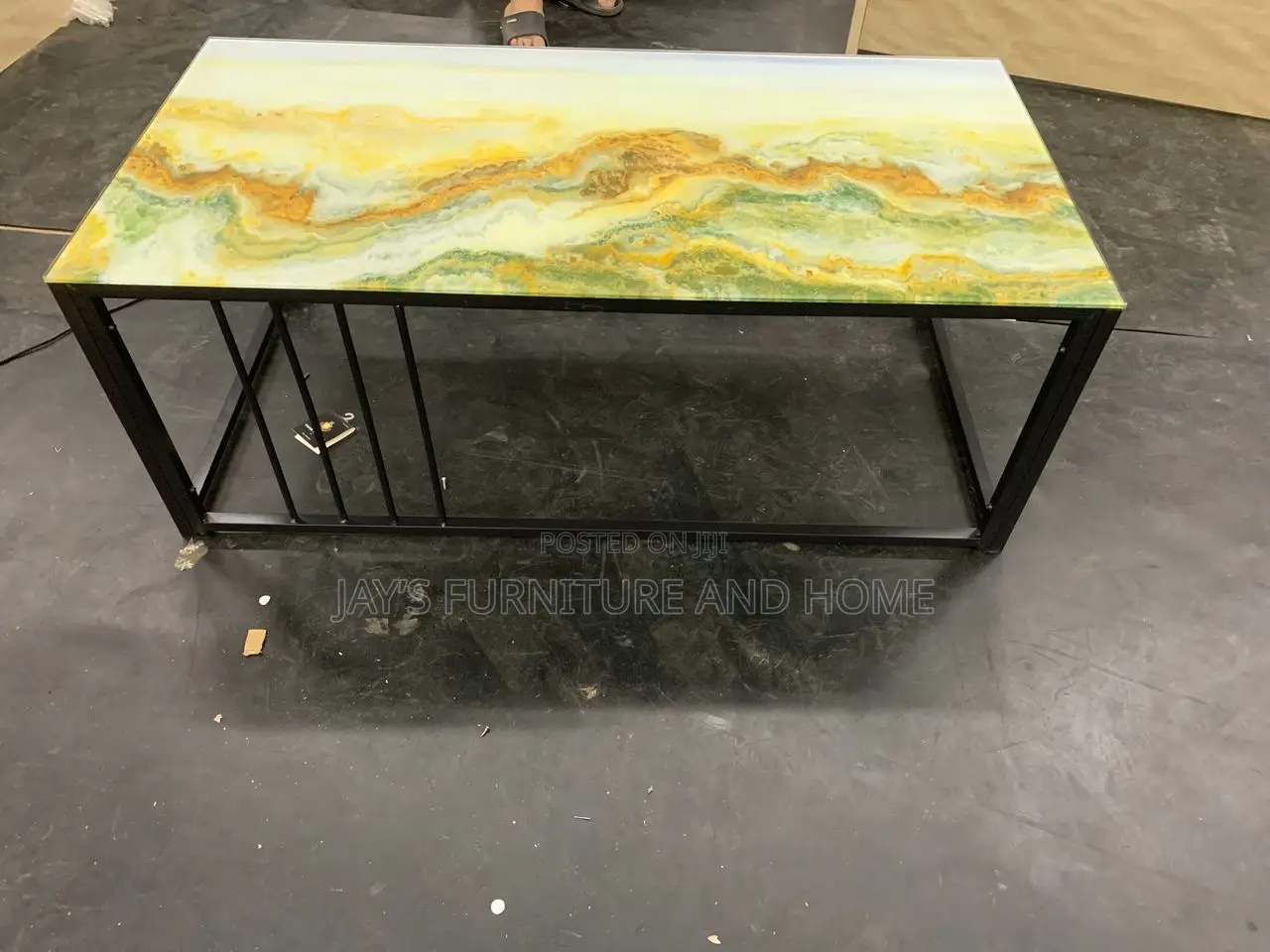 Center Table 401