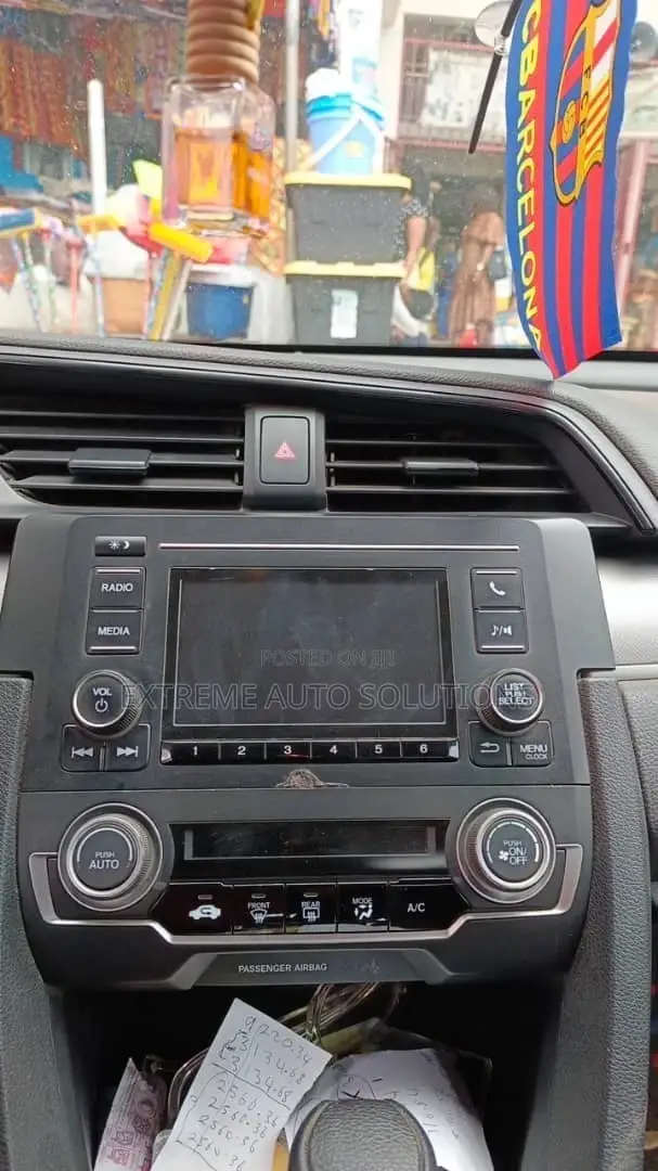 2016 Honda Civic Radio Display Screen W Separate Volume