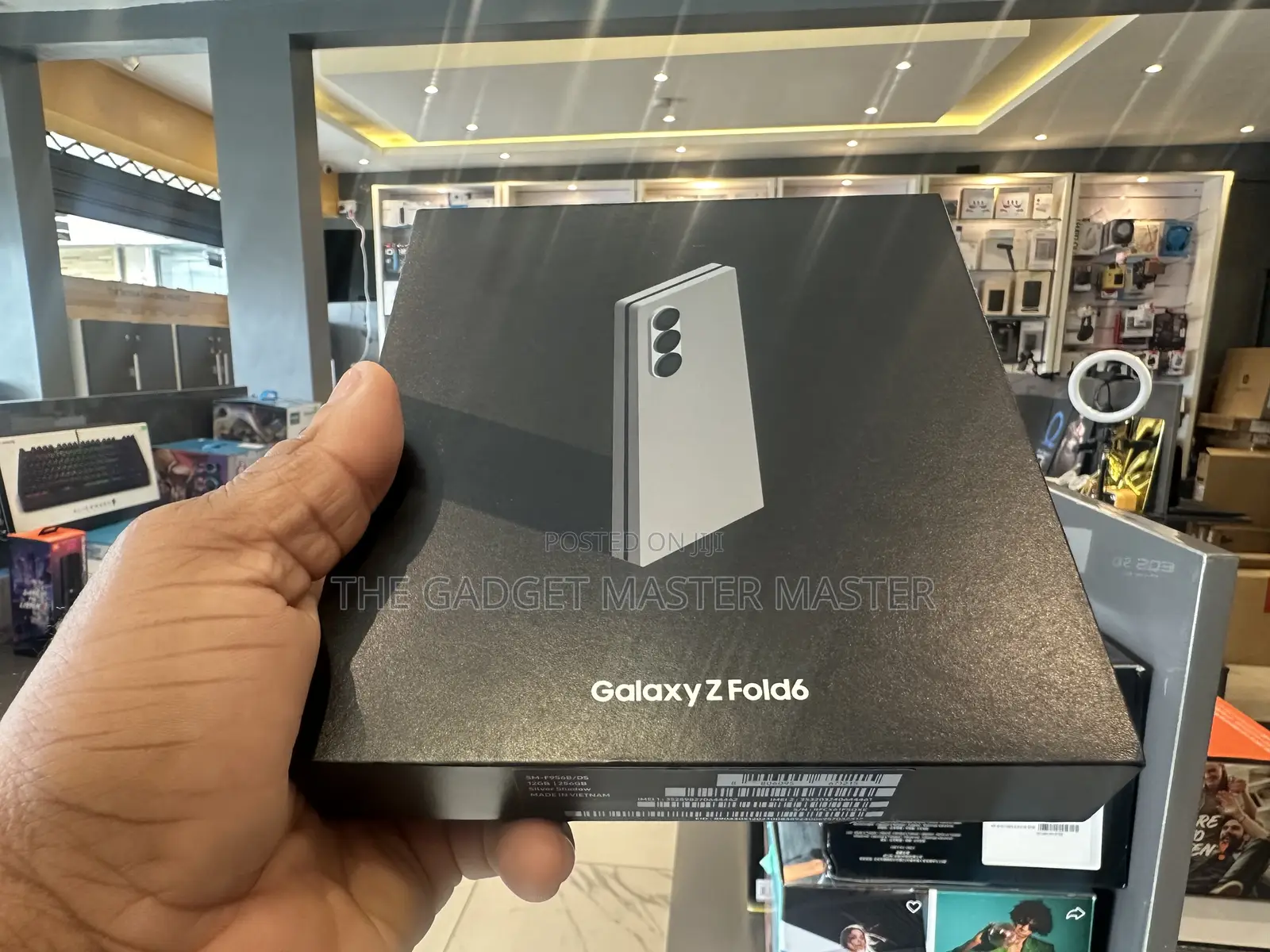 New Samsung Galaxy Fold 512 GB Silver
