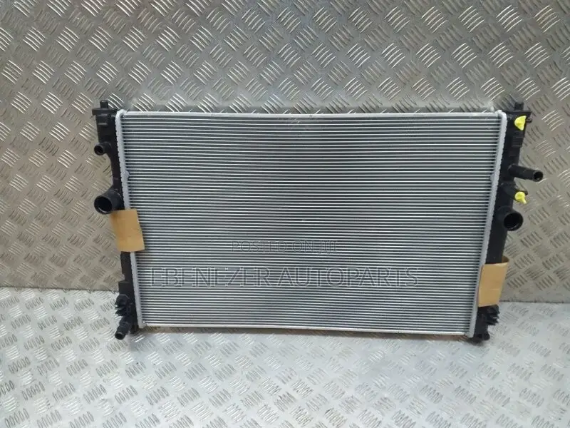 Toyota Camry Radiator/Water Tank 2018 2019 2020