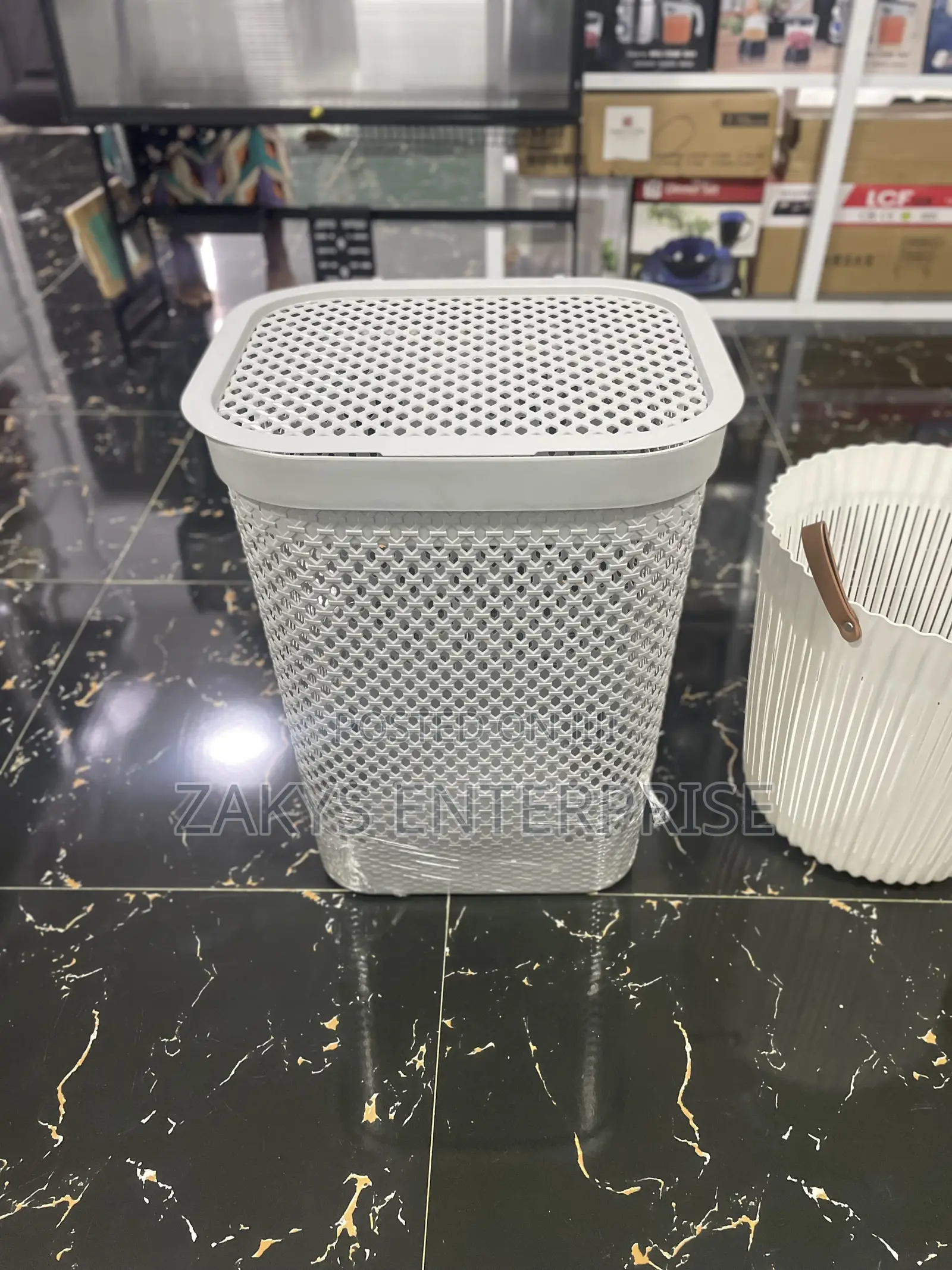Laundry Basket With Lid