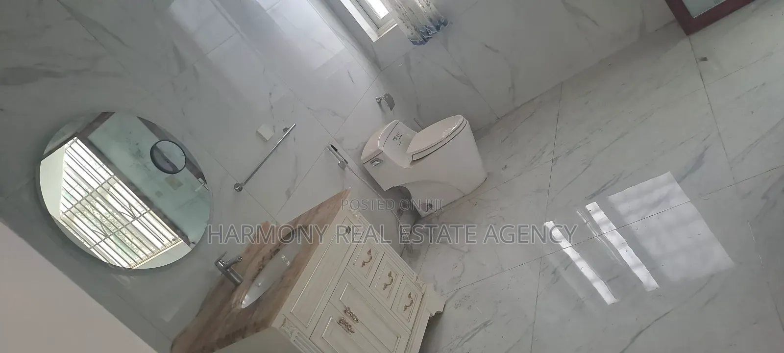 8bdrm House in Airport Residential Area for rent