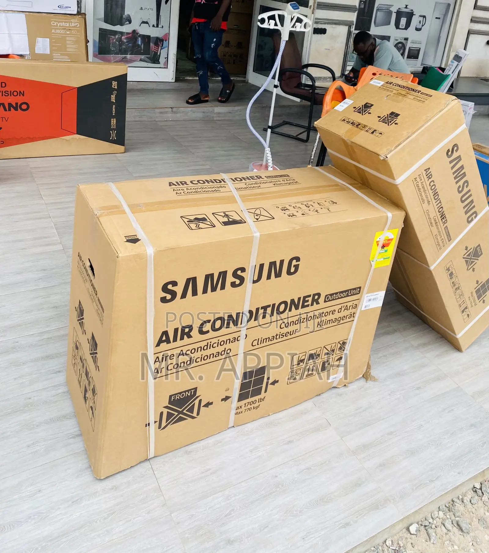 Sleek Samsung 1.5hp R410 Electric Air Conditioner.