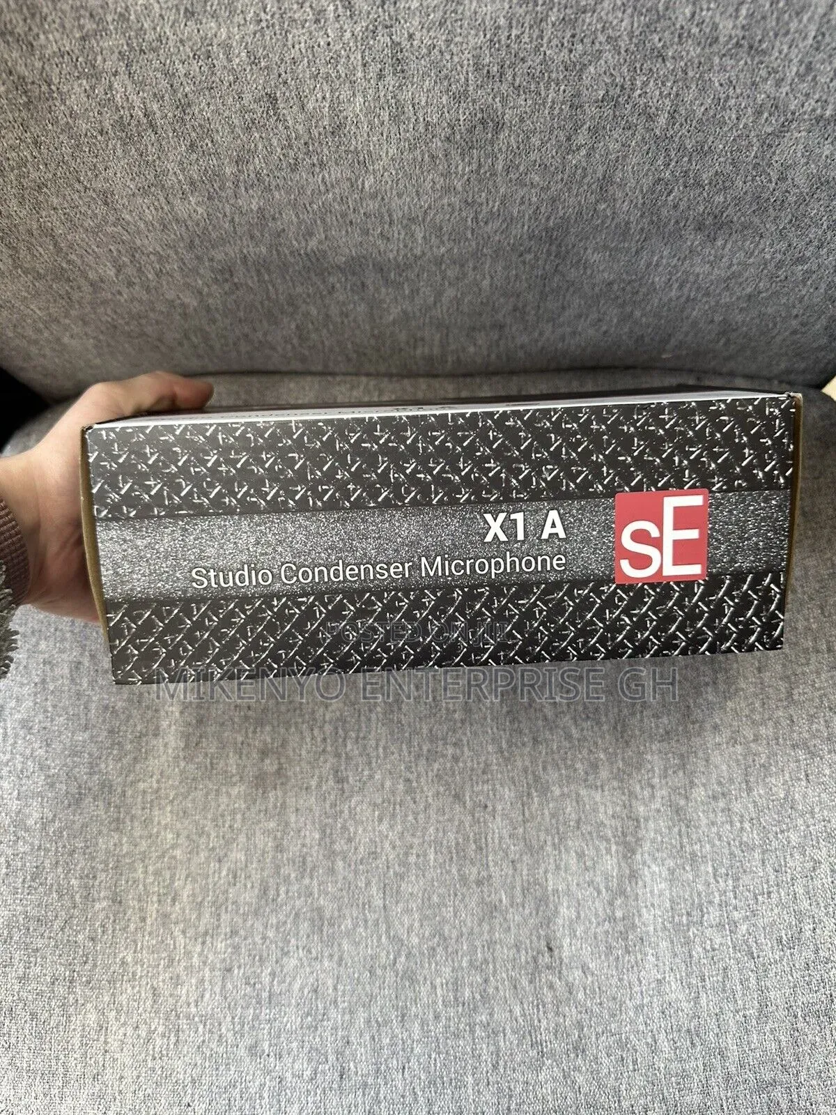 Se Electronics X1 a Large Diaphragm Condenser Microphone