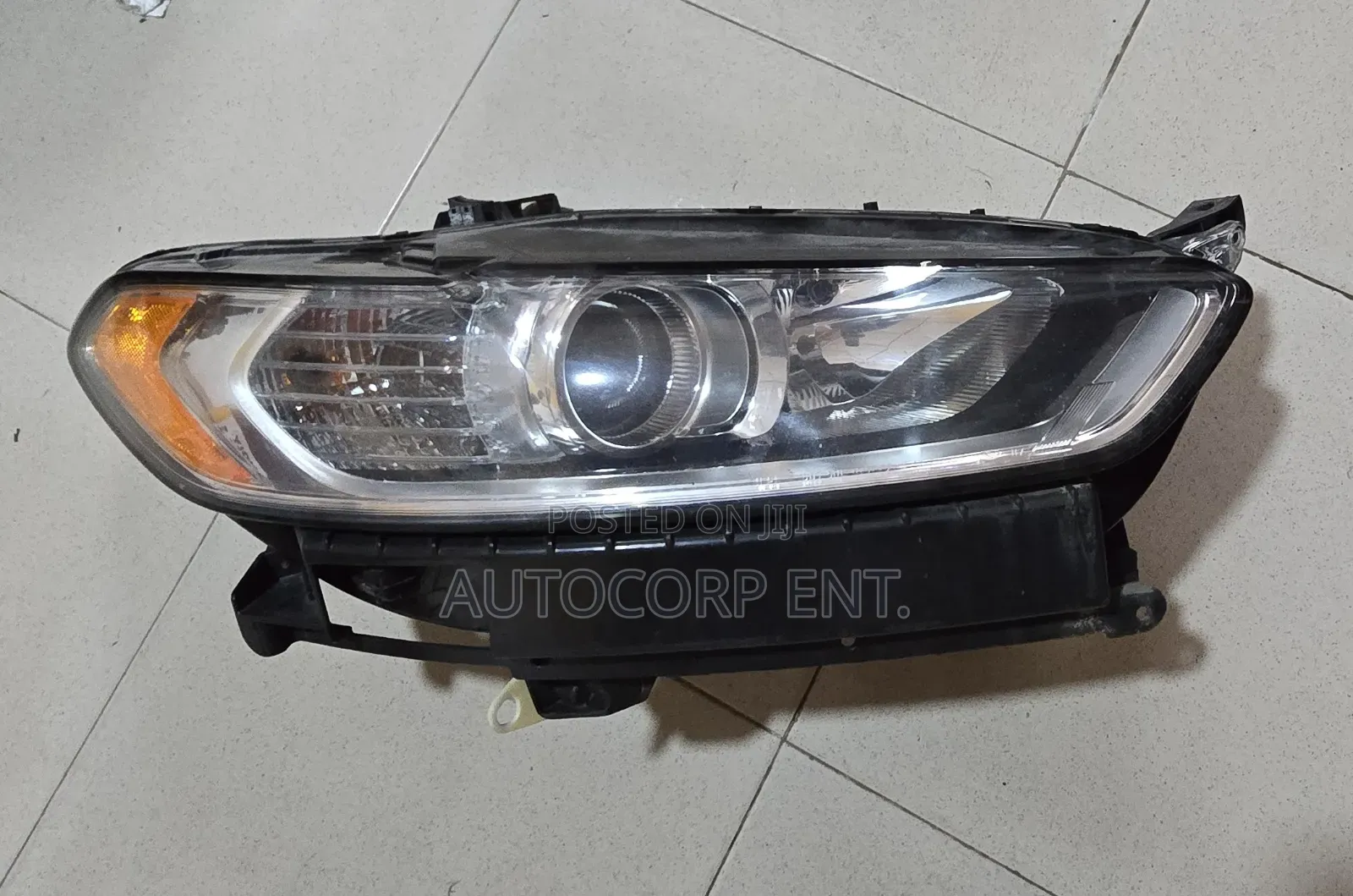 2013 - 2016 Ford Fusion Headlaights