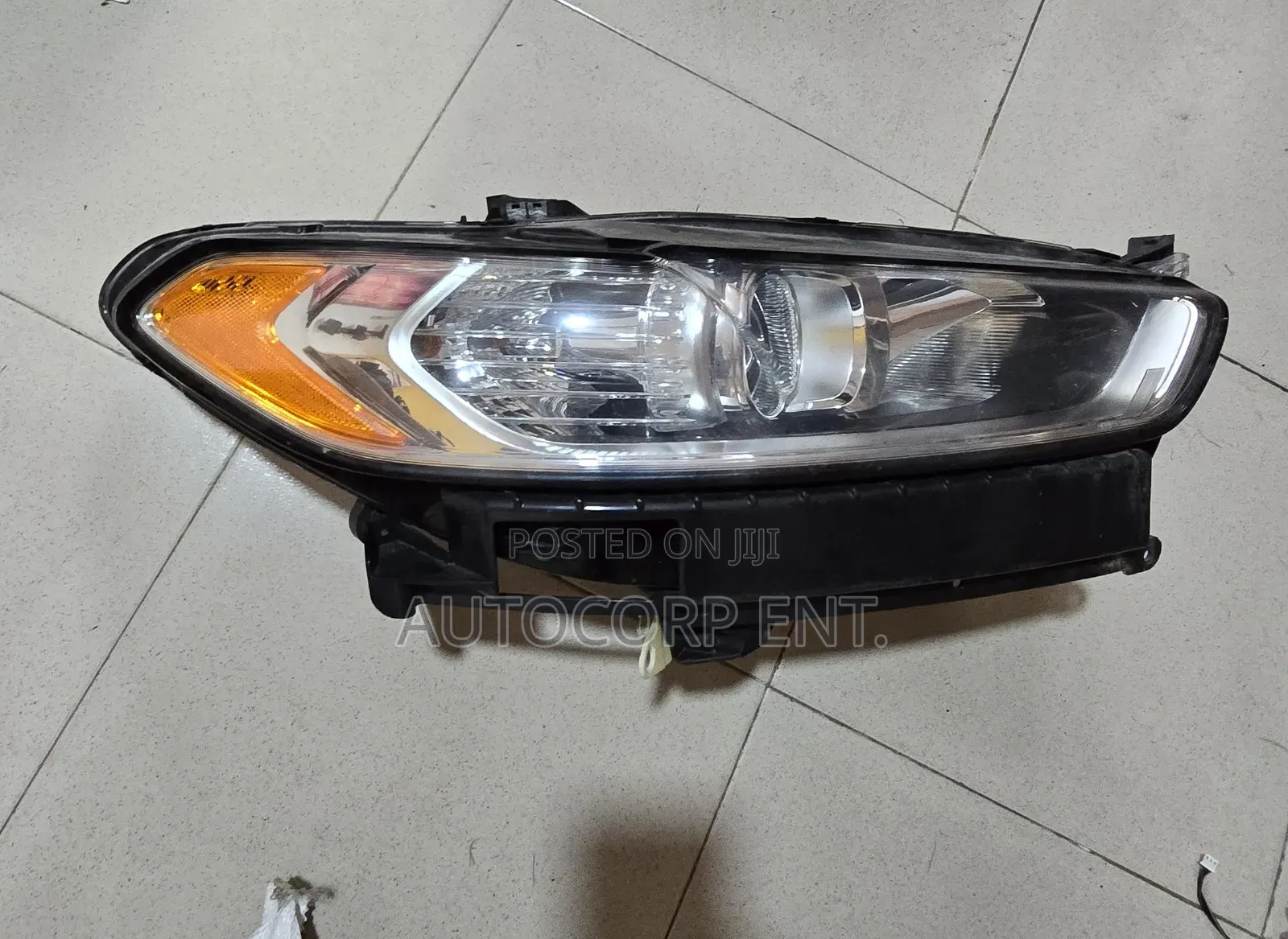 2013 - 2016 Ford Fusion Headlaights