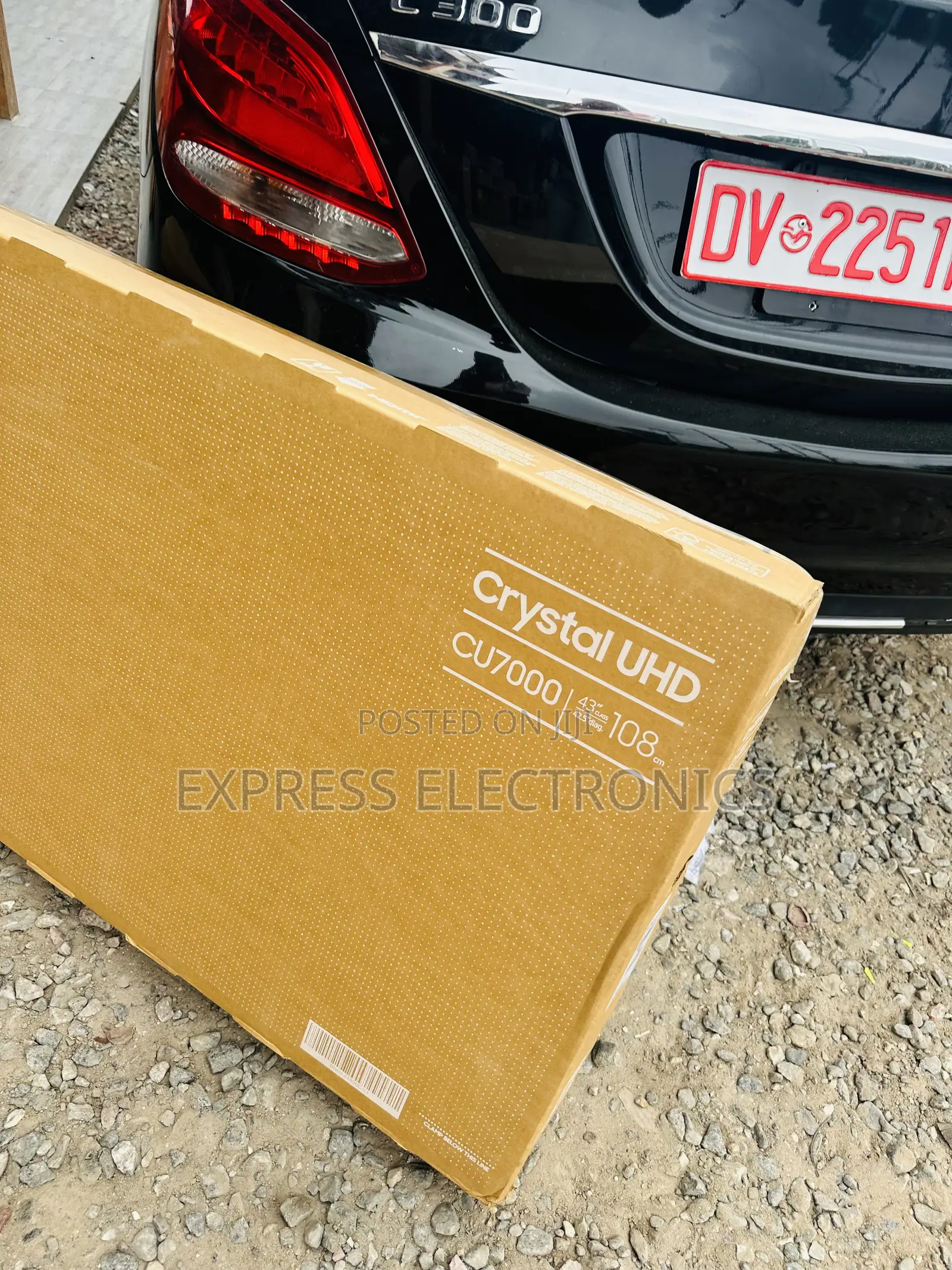 Cu7000 43” UHD Smart Samsung 43” Glossy Screen