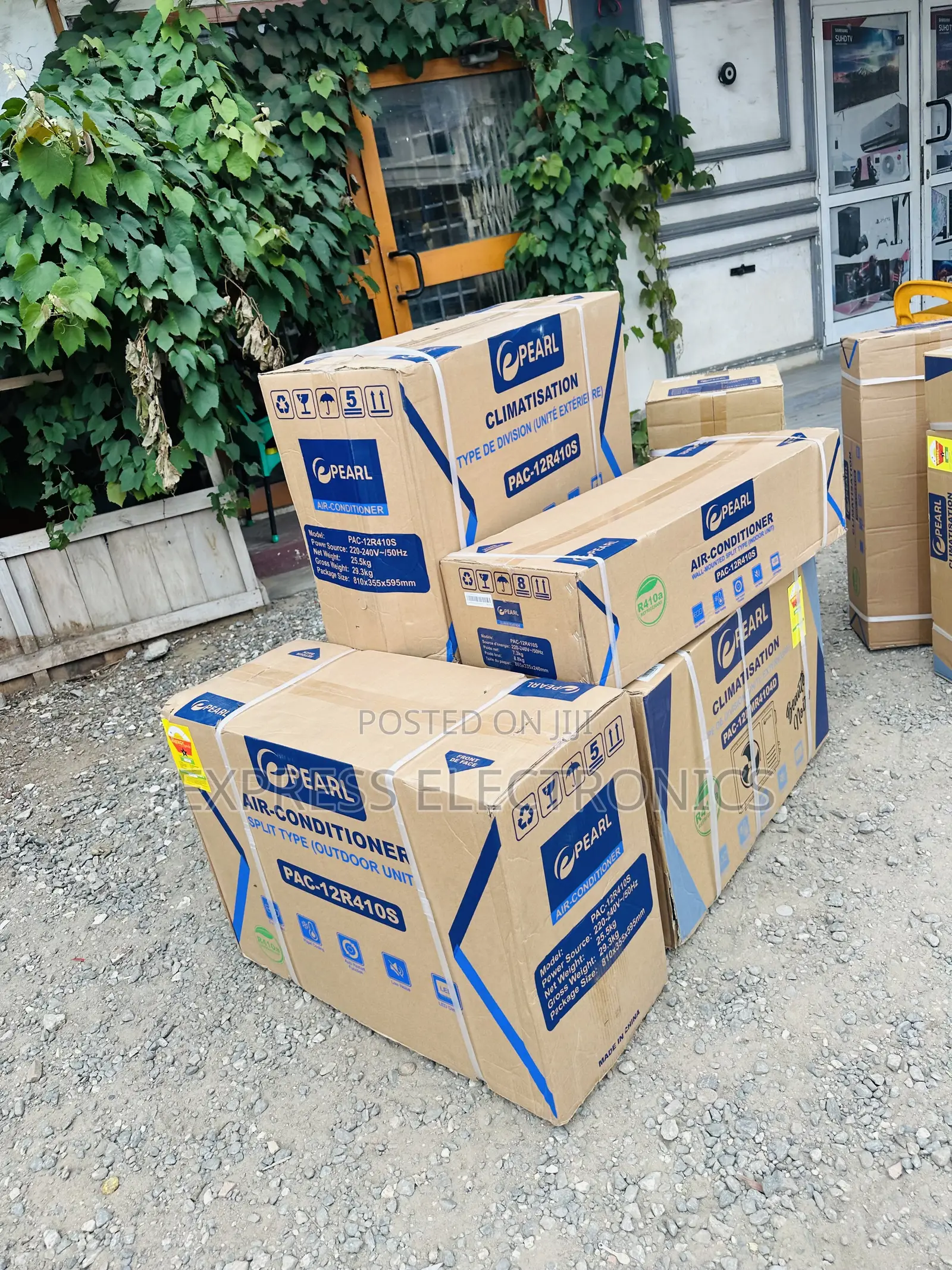Ultra Modern Air Conditioner Split R410 Black Pearl 1.5hp