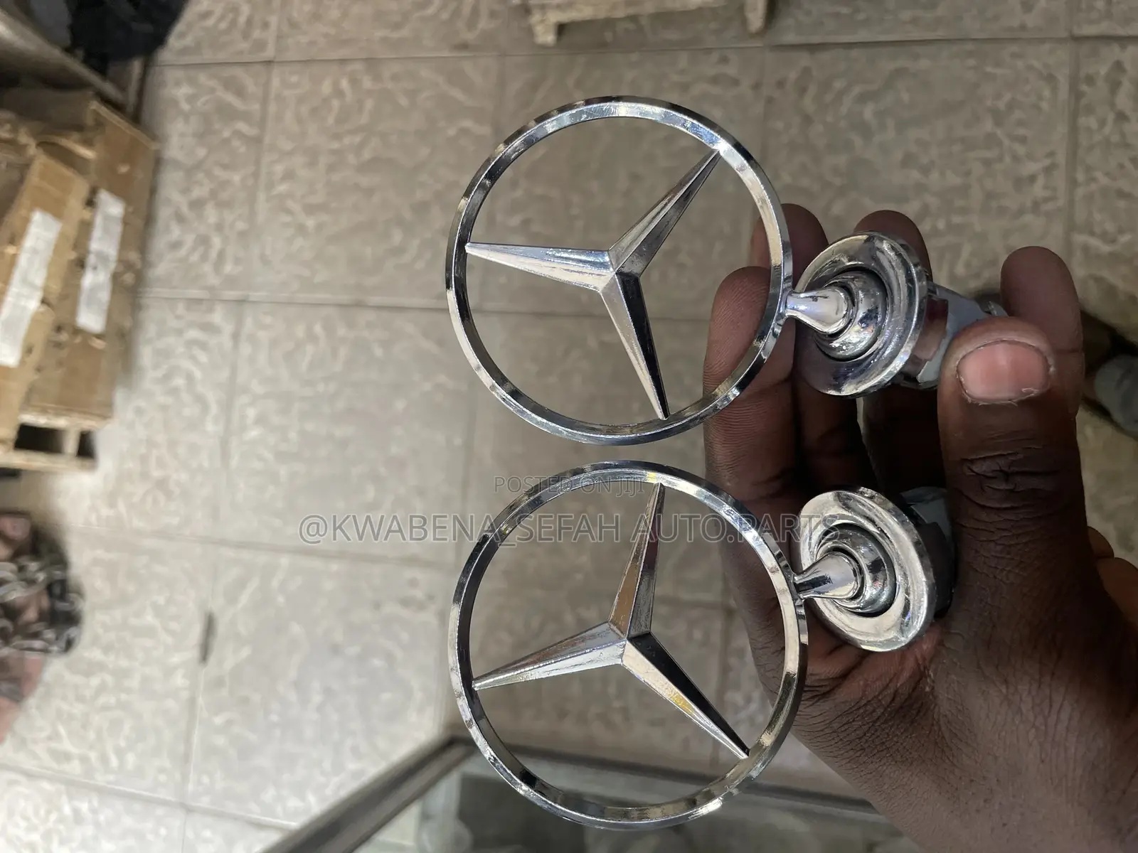 Original Mercedes Benz Crowns Available for All Cars