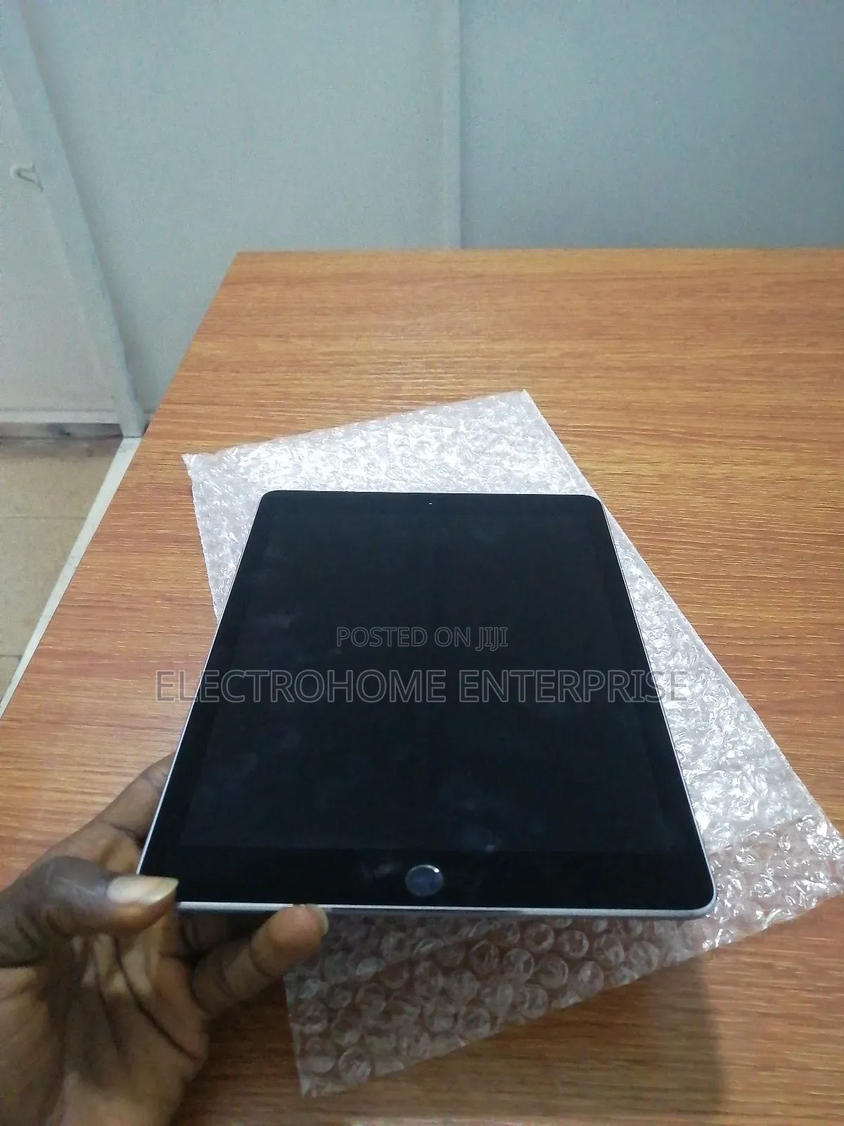 New Apple iPad Pro 9.7 (2016) 128 GB