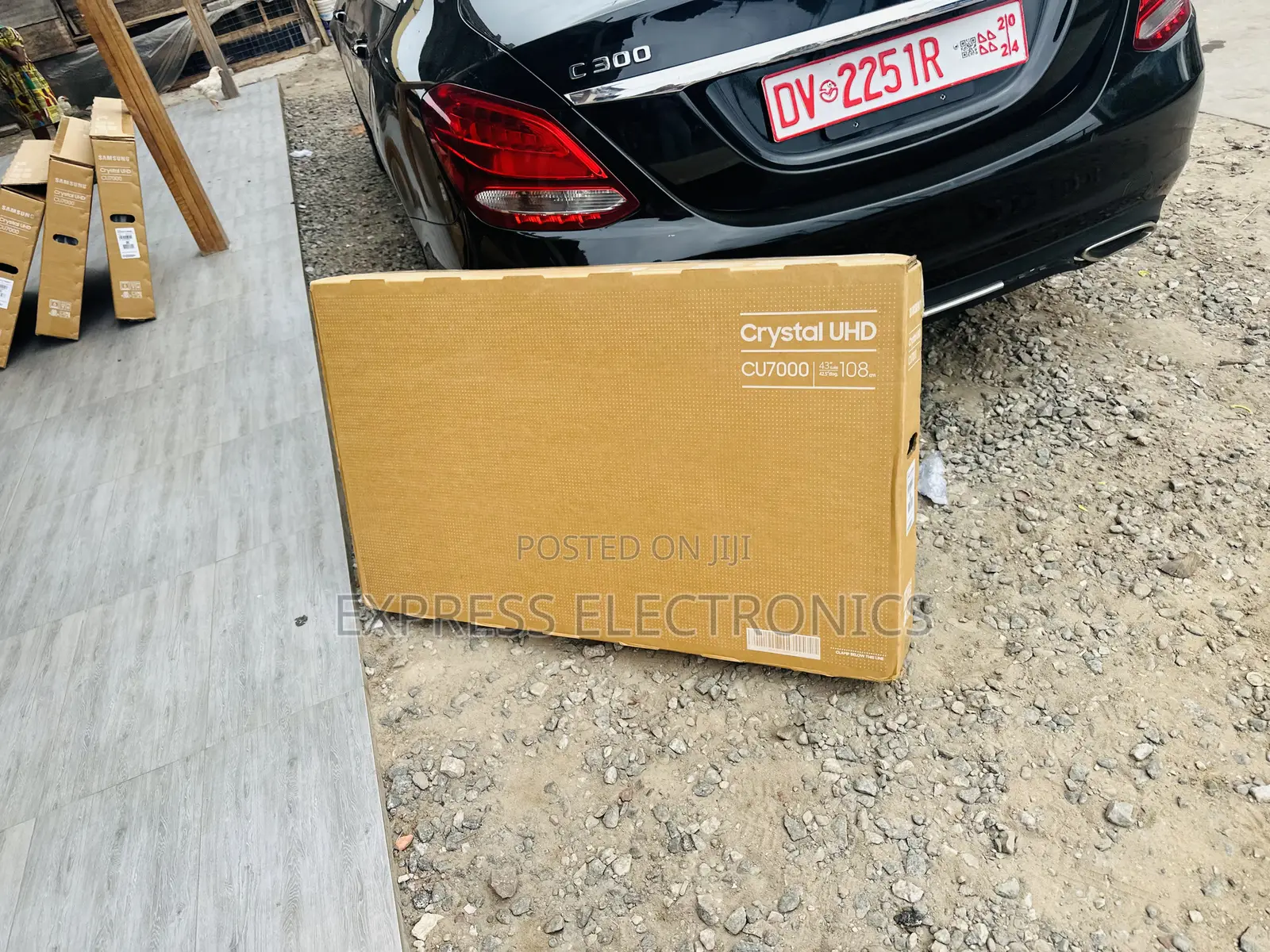 43cu7000 UHD Smart Glossy Samsung Television 