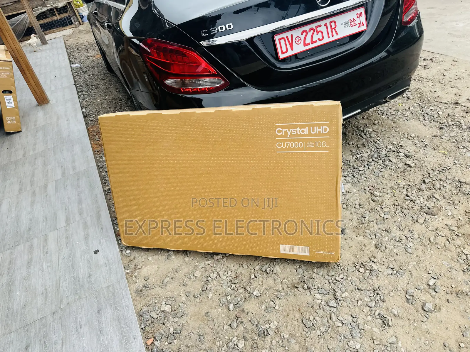 43cu7000 UHD Smart Glossy Samsung Television 