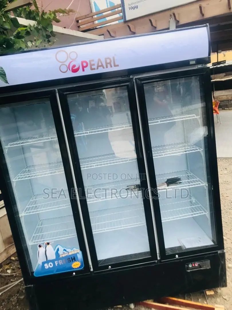 Available 3 Doors Pearl Display Fridge
