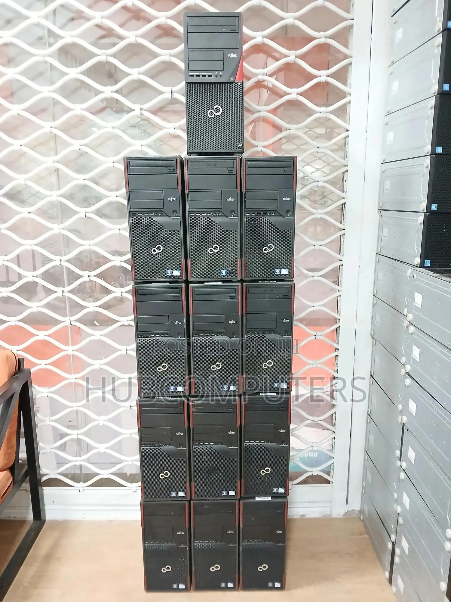 Desktop Computer Fujitsu Esprimo P757/E90+ 4GB Intel Pentium HDD 500GB