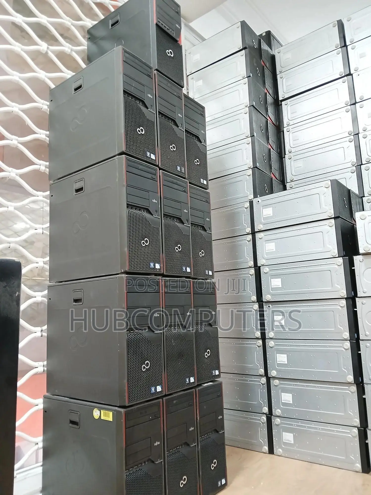 Desktop Computer Fujitsu Esprimo P757/E90+ 4GB Intel Pentium HDD 500GB