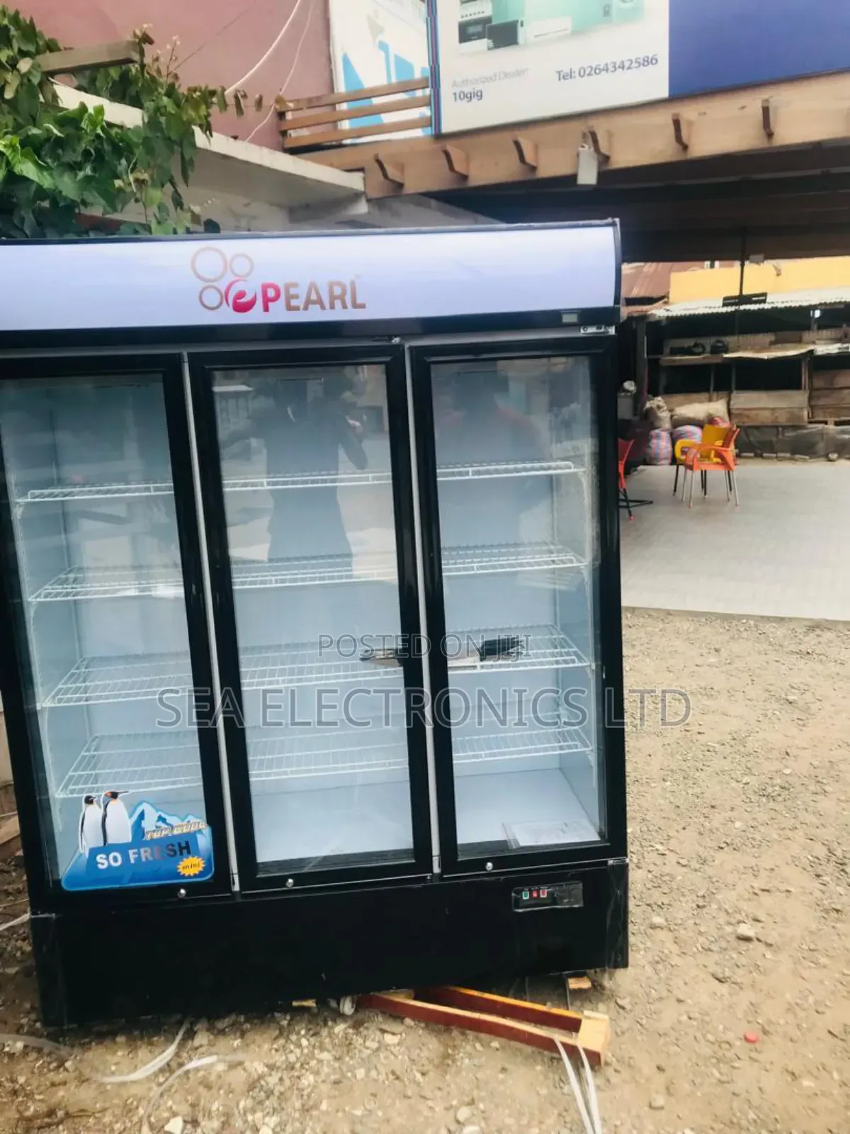 Pearl 950litres 3 Doors Display Fridge