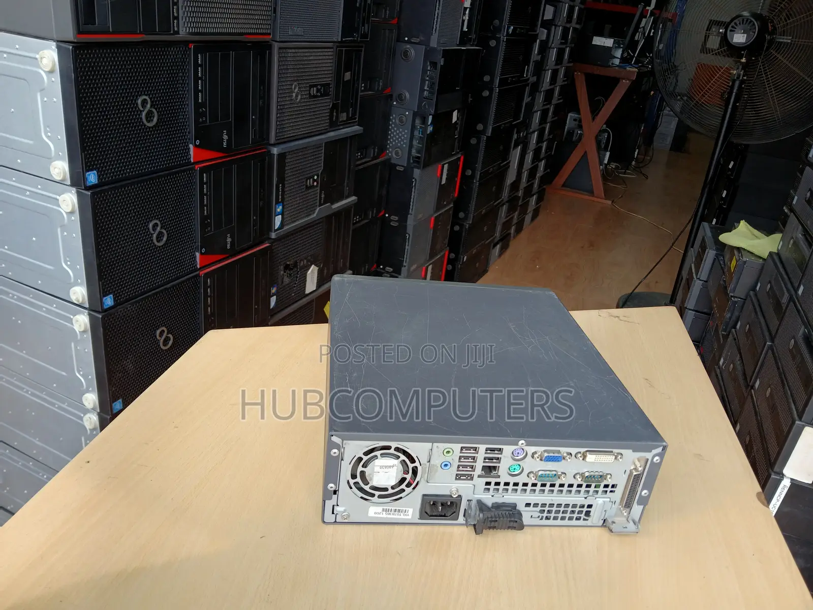 Desktop Computer Fujitsu Esprimo D757/E85+ 4GB Intel Pentium HDD 250GB