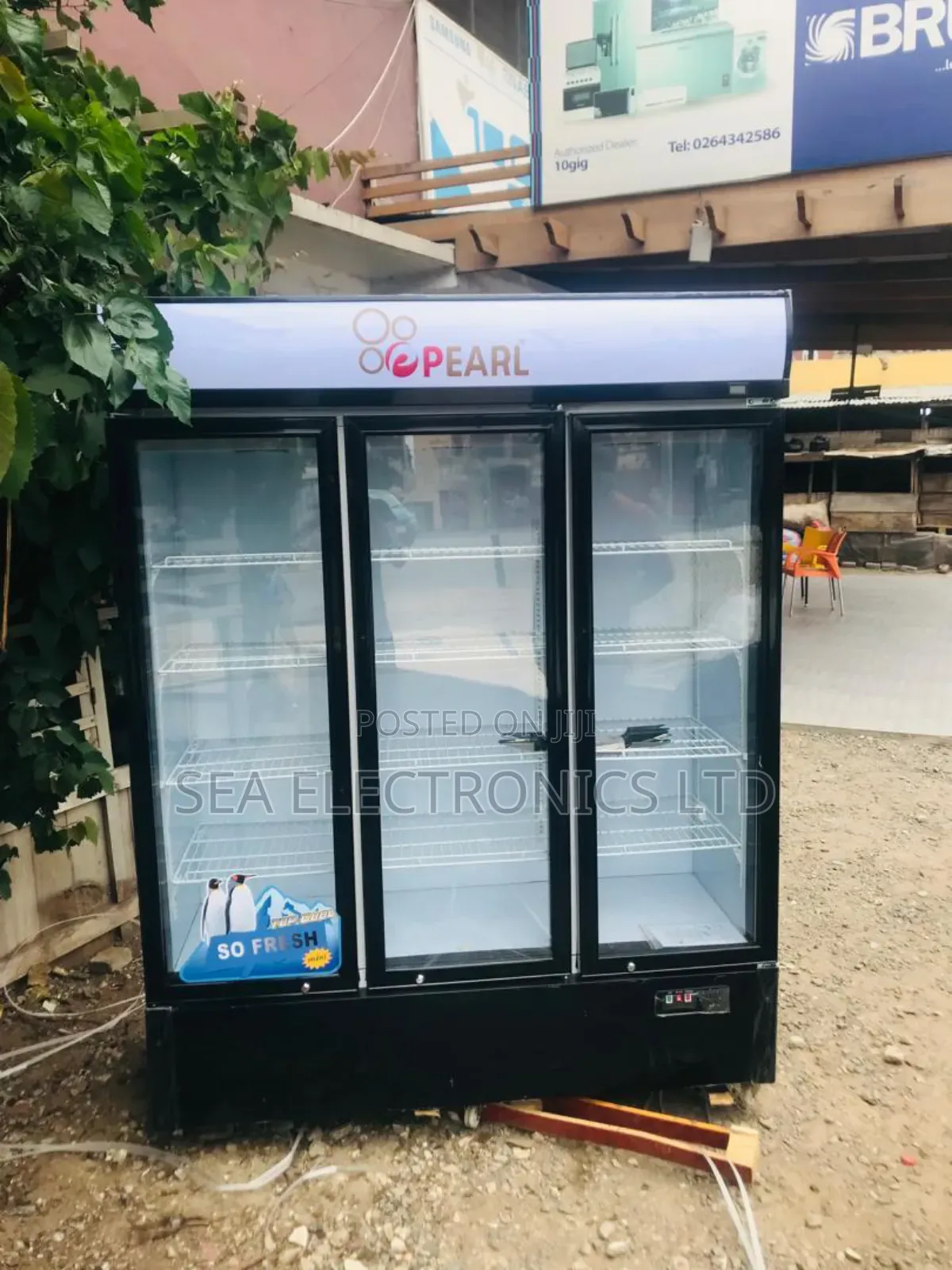 Genuine Pearl 950litres 3 Doors Display Fridge