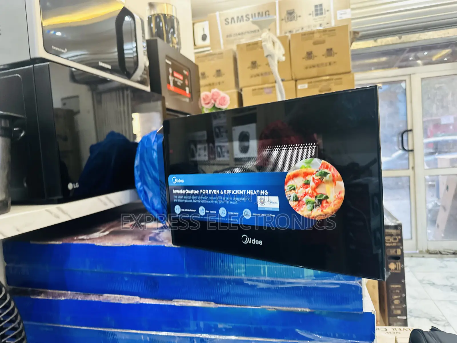 Midea Microwave Oven 20L Black 