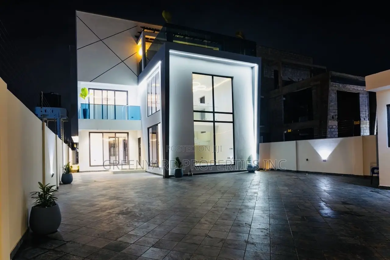 4bdrm Penthouse in East Legon for sale