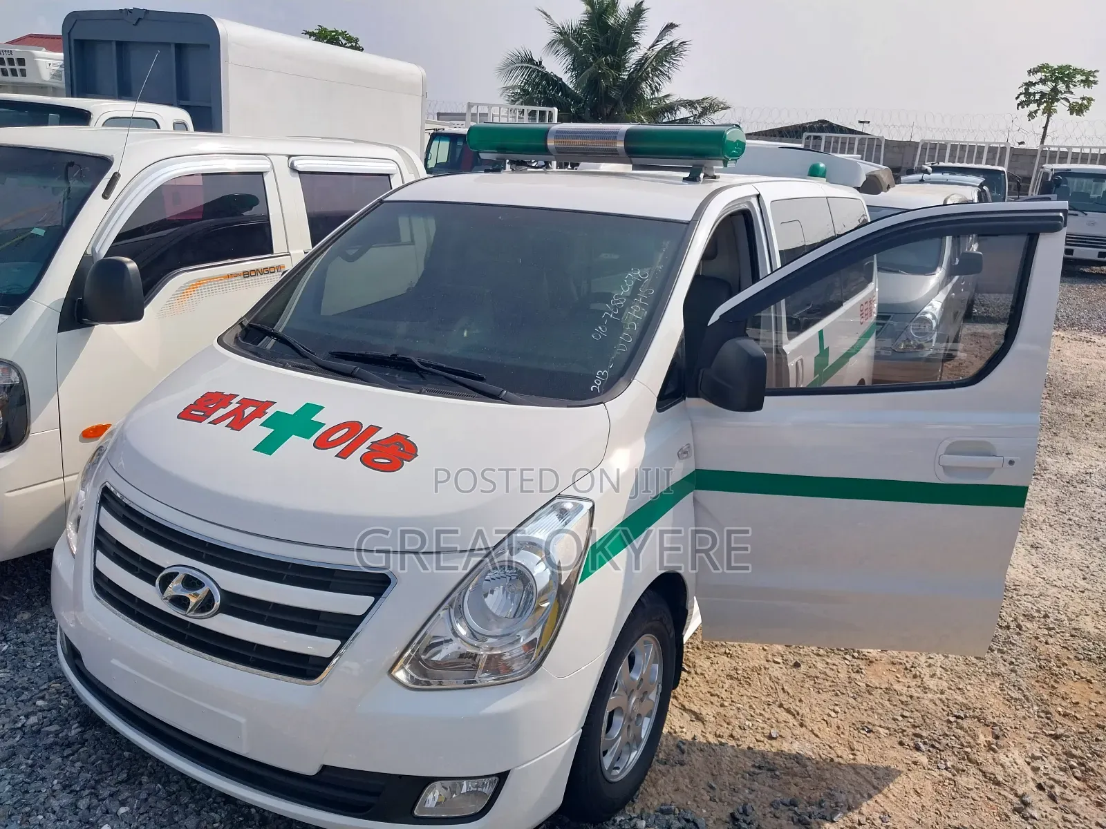 Hyundai Starex 2014 White