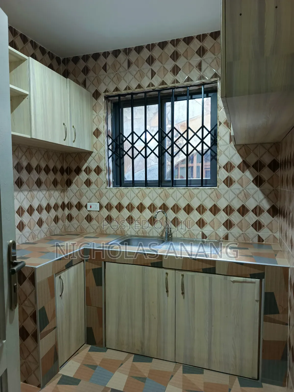 2bdrm Apartment in The Dorns Properties, New Town for rent