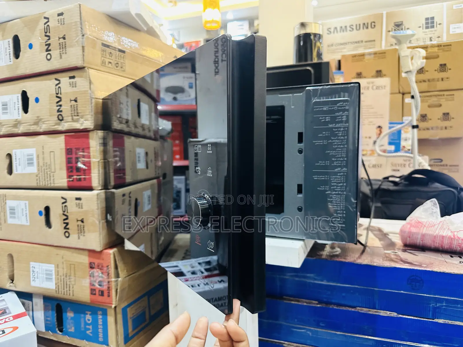 Lovely  New LG MH8265CIS Microwave Oven Black.