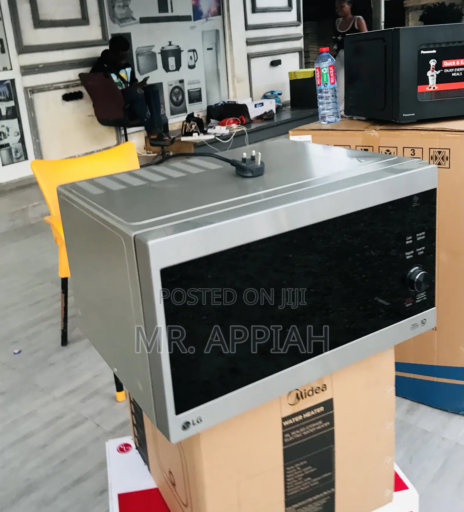 Quality LG MH8265CIS 42L Smart Inverter Electric Microwave.