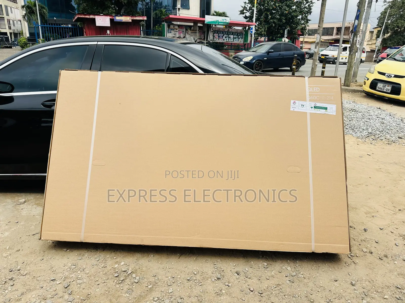Slim Glossy QLED Smart 85”Q60C Television
