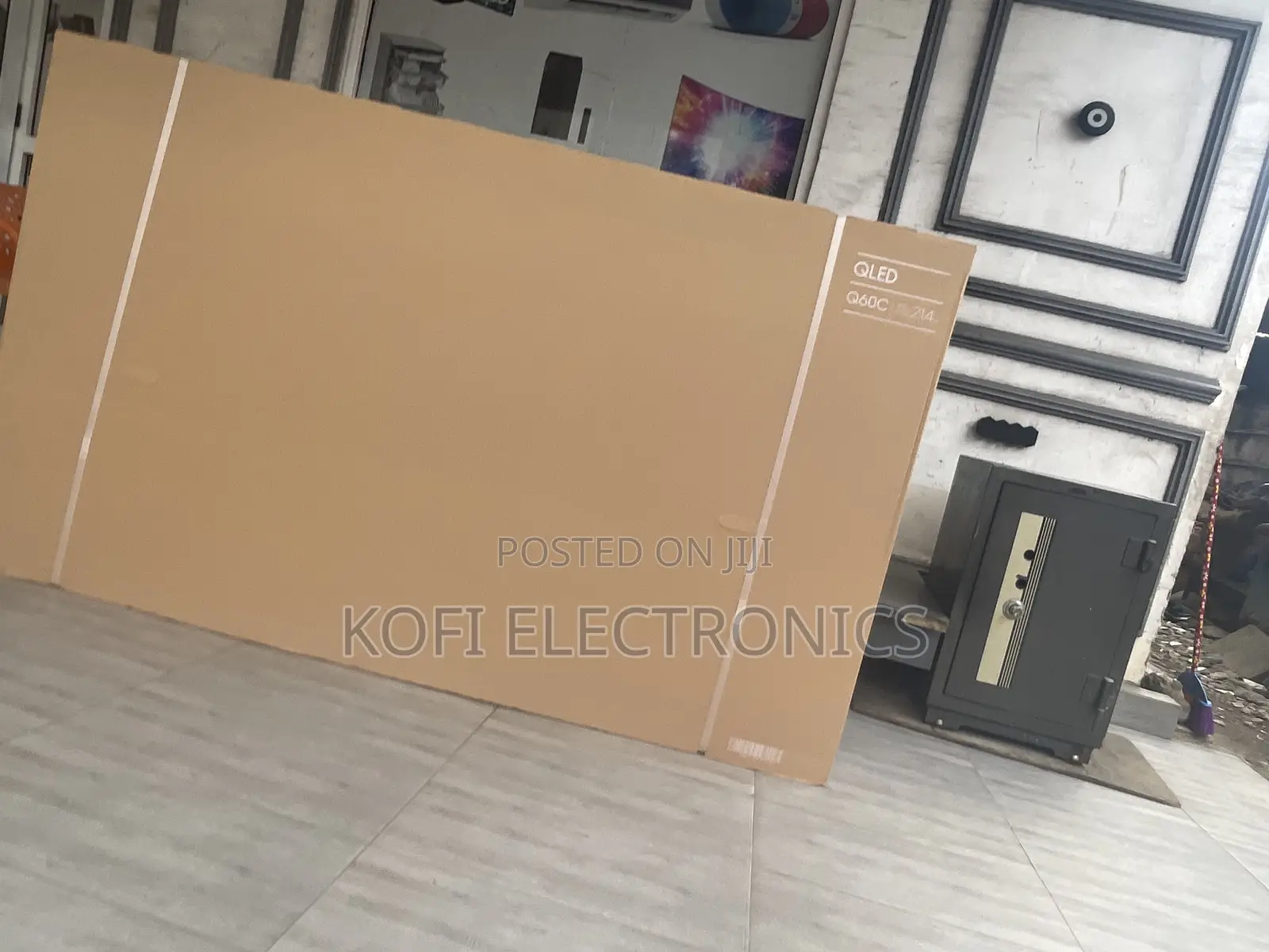 Samsung 85" QLED TV Smart, QHDR, Airslim Frameless