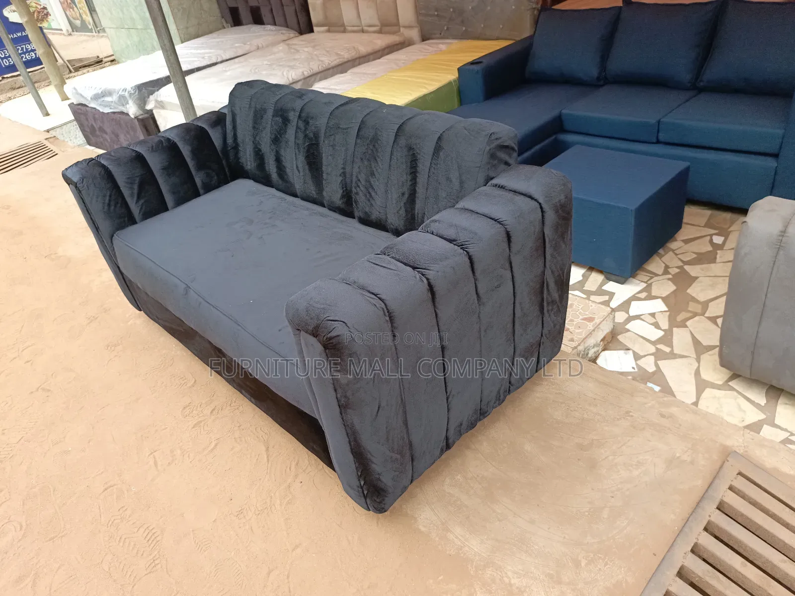 Nice Black 2in1 Sofa . Free Delivery