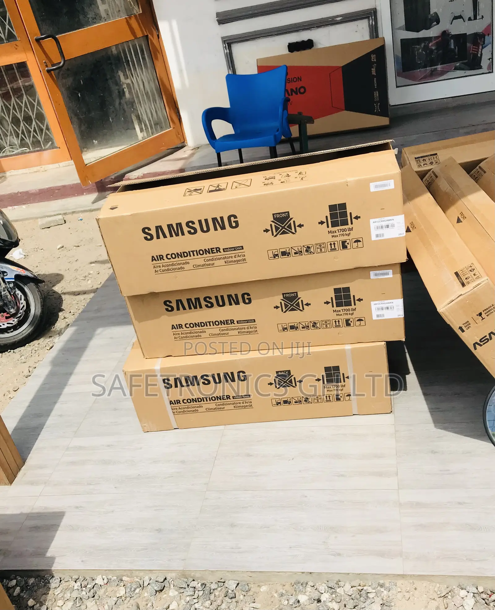 Non-Inverter Essential White Samsung R410 Gas 2.0hp AC