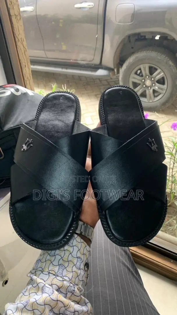 Black Crossed Layered Leather Slippers With Maserati Crown