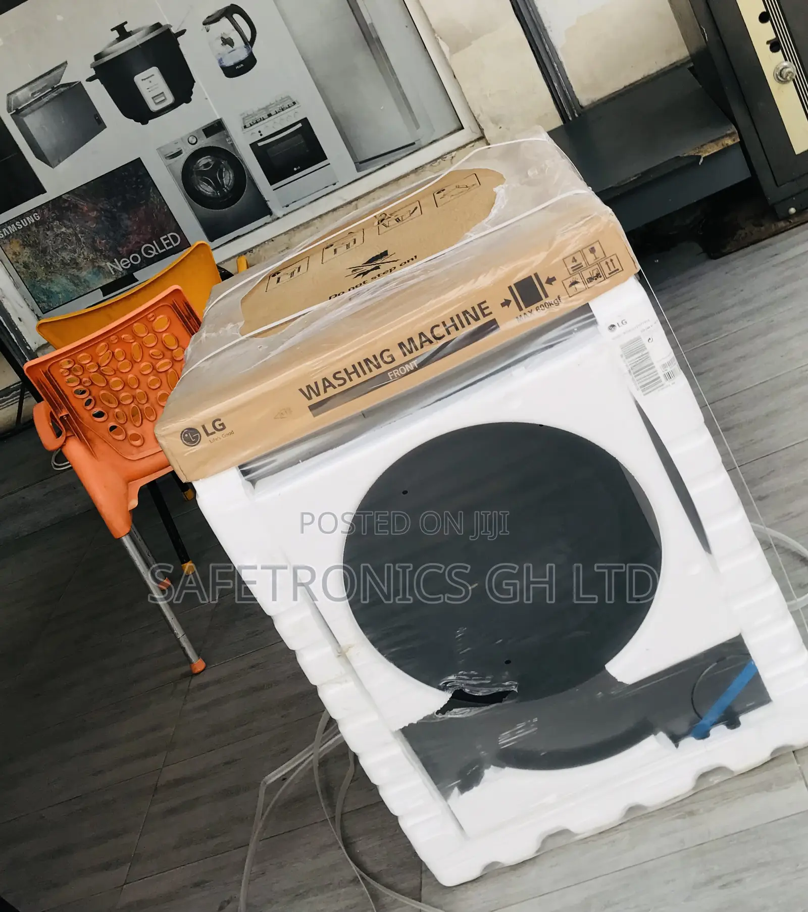 LG Affordable Frontload 8kg Full Automatic Washer 