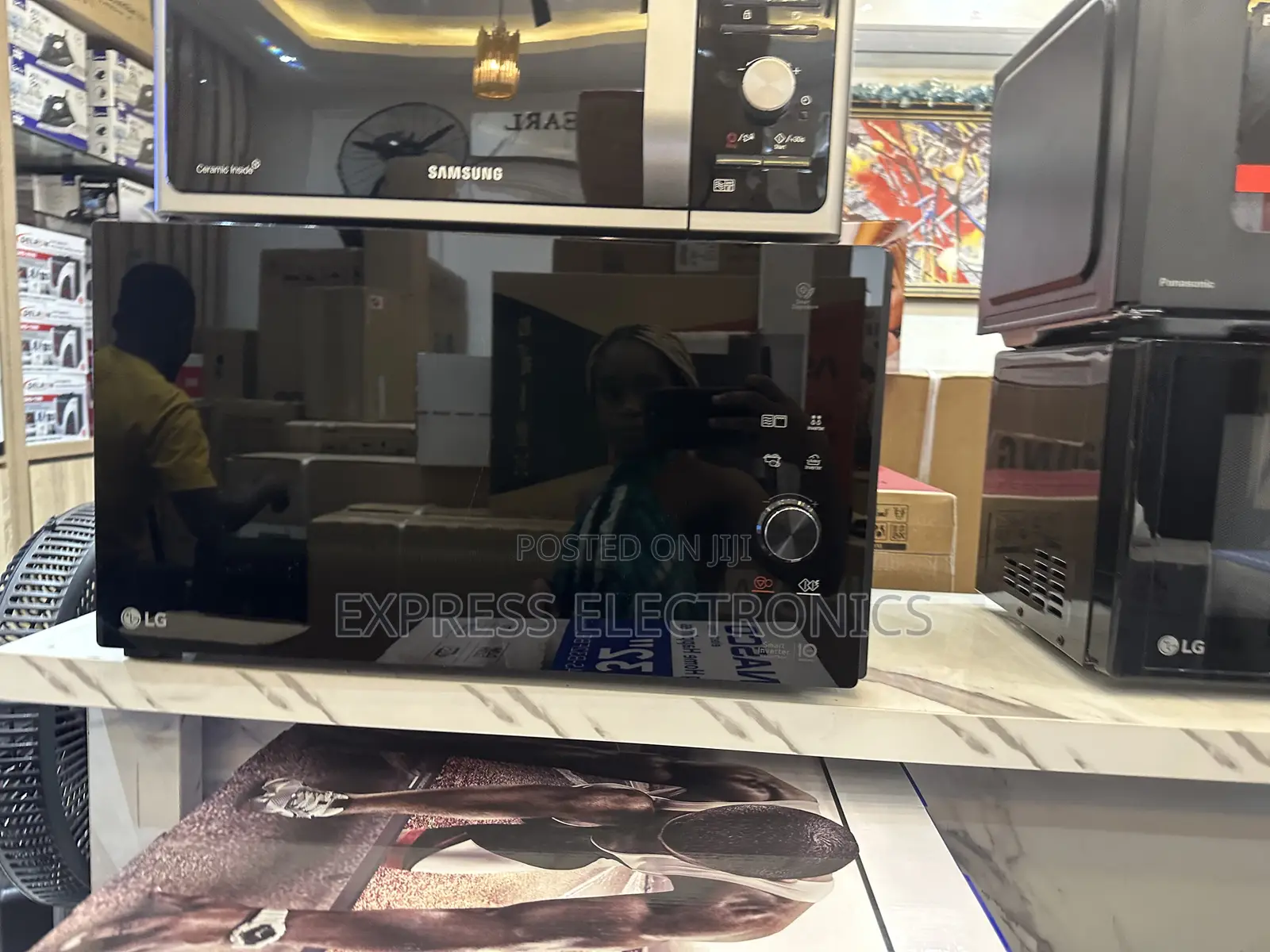 LG LG MH8265CIS Microwave Oven 42L Black Glass Door
