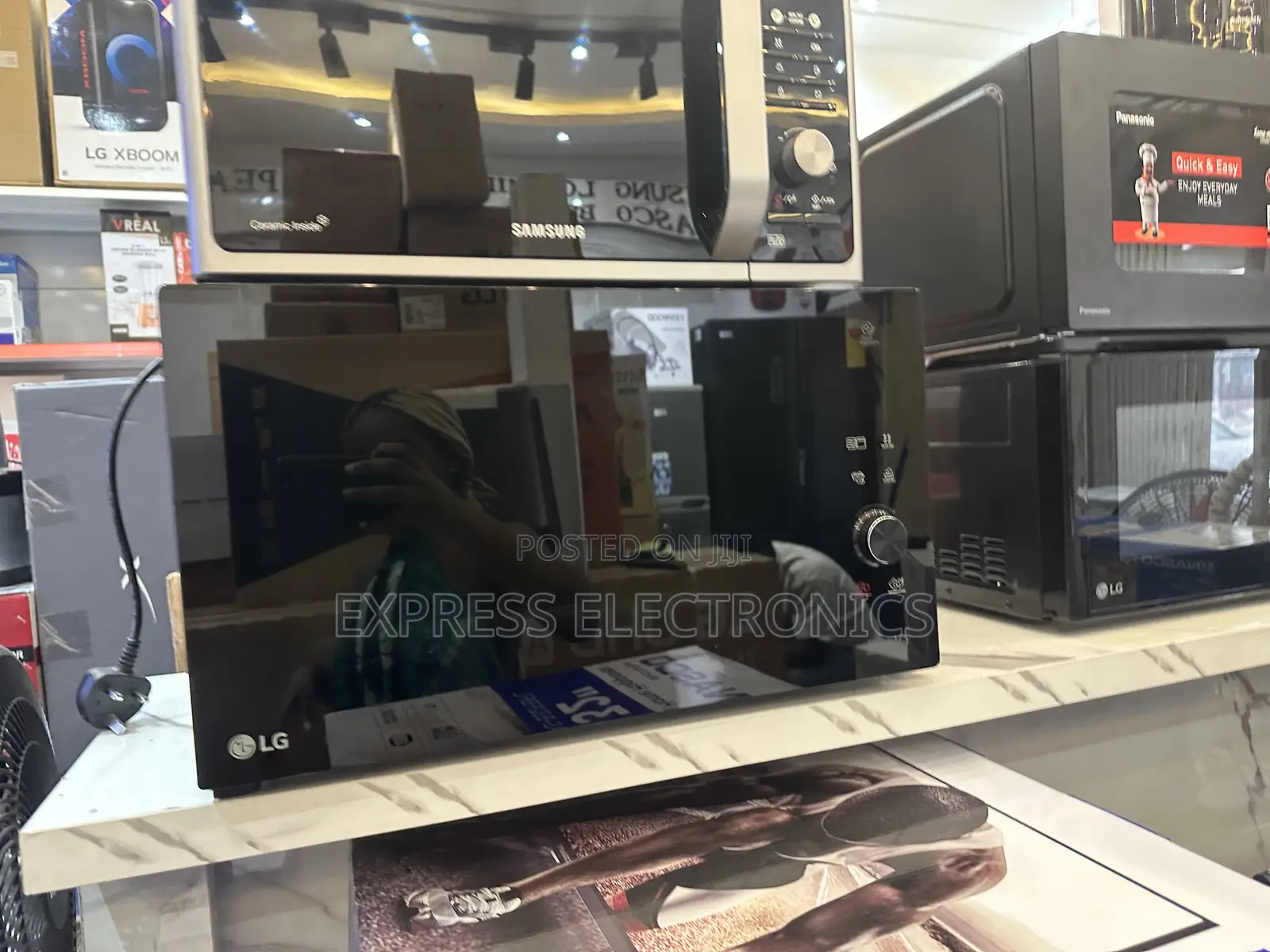 Zealous Sleek LG MH8265CIS 42L Microwave