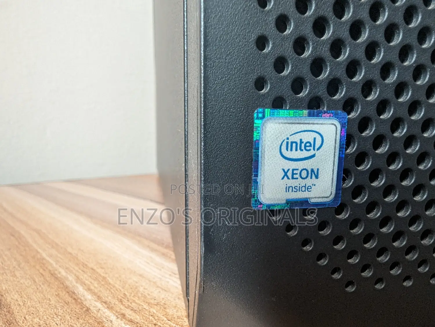 Desktop Computer HP Z2 G4 Tower 16GB Intel Xeon SSD 512GB