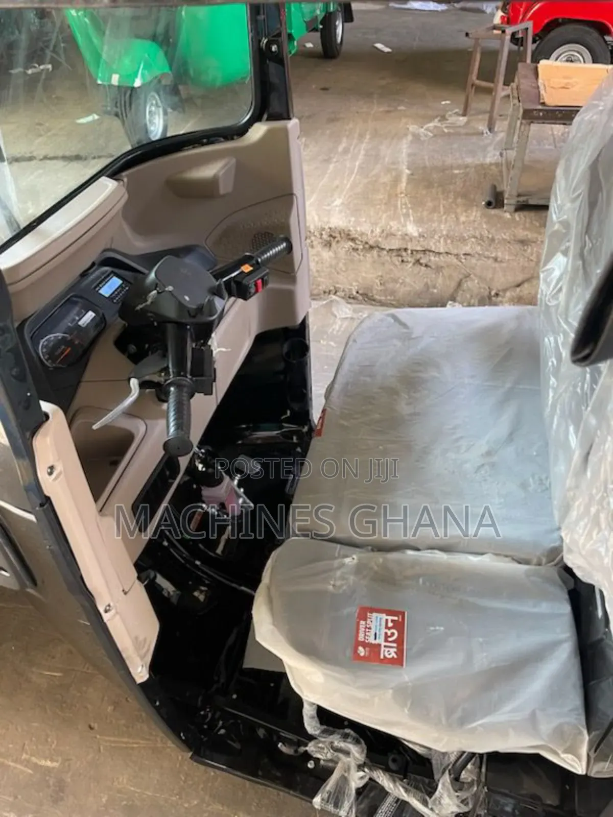 New Bajaj RE 2022 Yellow