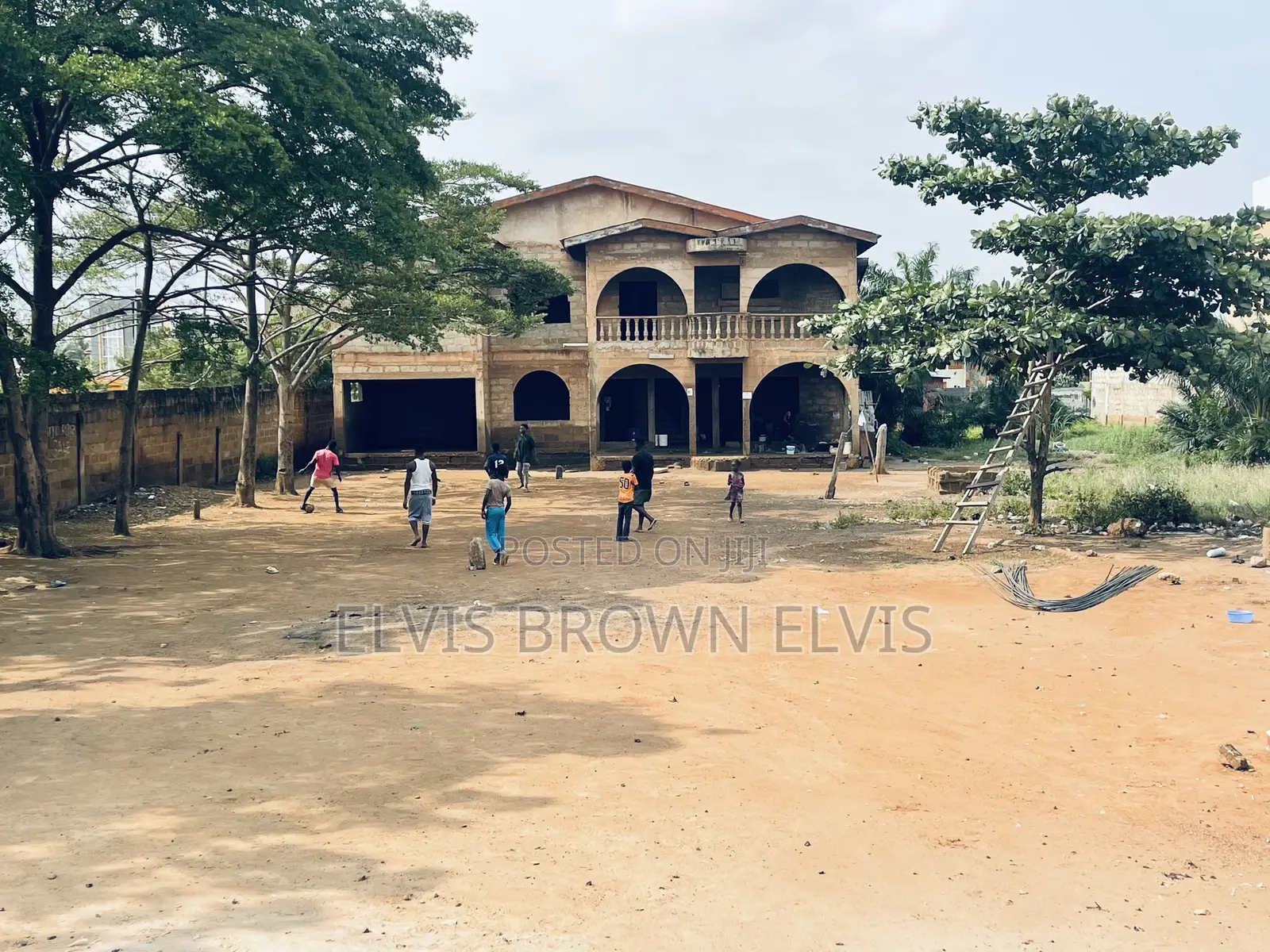 5bdrm Duplex in Living Large, Ashaley Botwe for sale