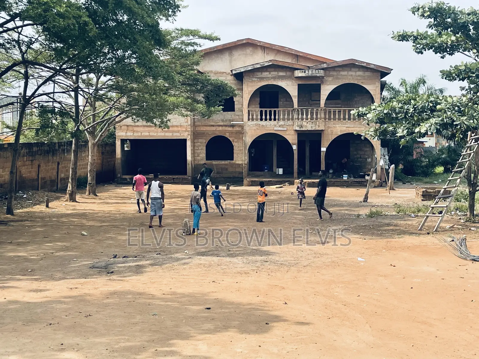 5bdrm Duplex in Living Large, Ashaley Botwe for sale
